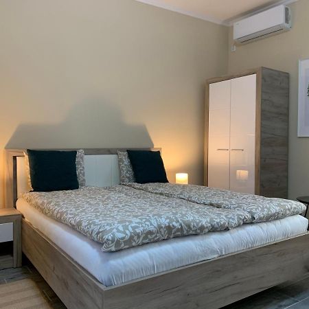 Apartman Hana ซอมโบร์ ภายนอก รูปภาพ