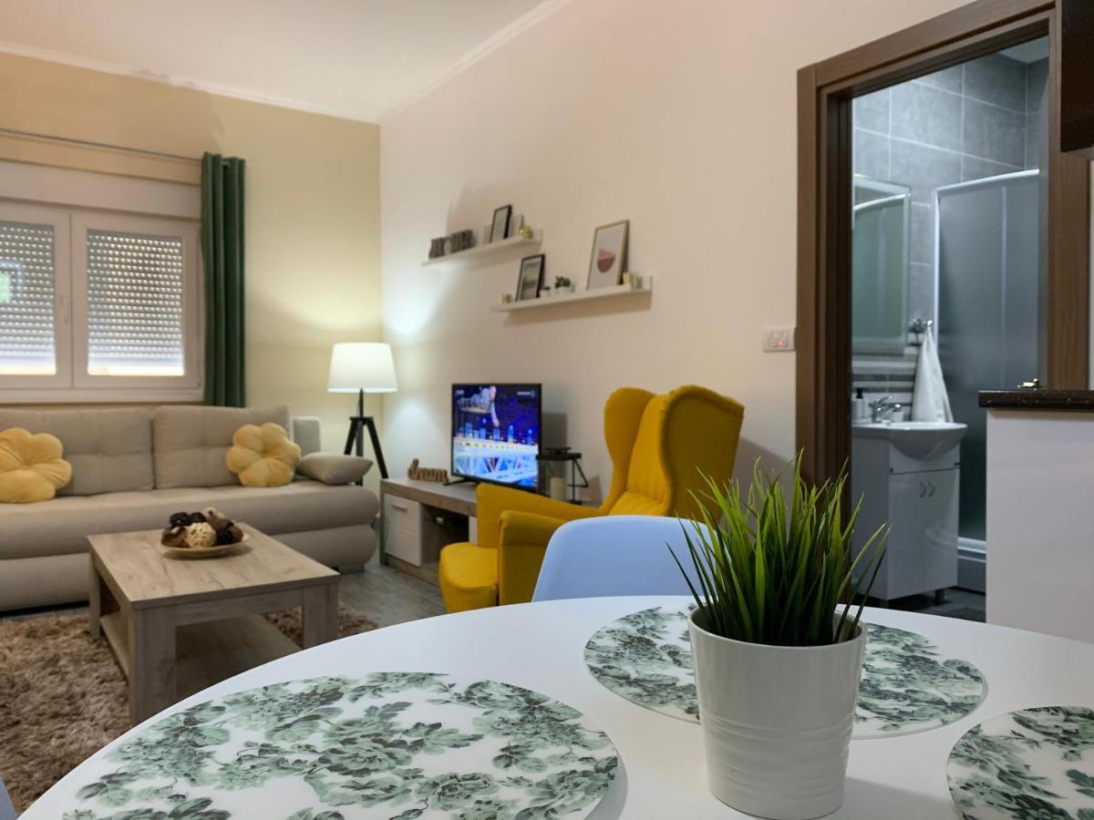 Apartman Hana ซอมโบร์ ภายนอก รูปภาพ
