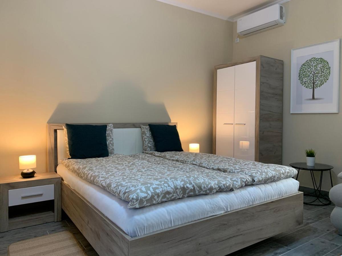 Apartman Hana ซอมโบร์ ภายนอก รูปภาพ