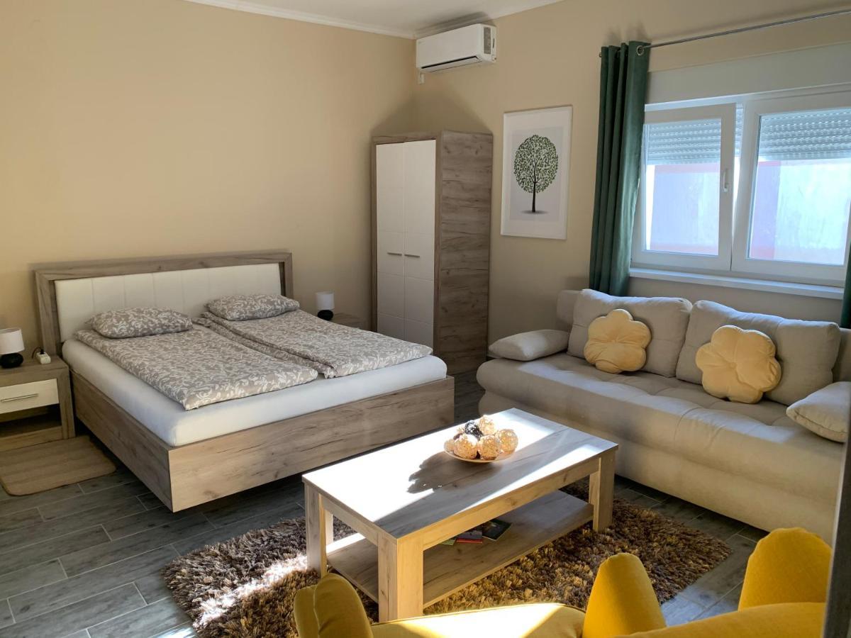 Apartman Hana ซอมโบร์ ภายนอก รูปภาพ